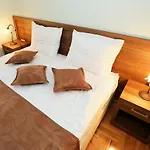Apartments Ivana - Iva